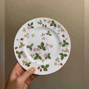 Wedgwood Vintage Wild Strawberry Plate 8”